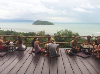 After ascending a long and steep flight of stairs (as if climbing a ladder to a treehouse), we arrive at the Top Rock Café. Wow, that view says it all!
